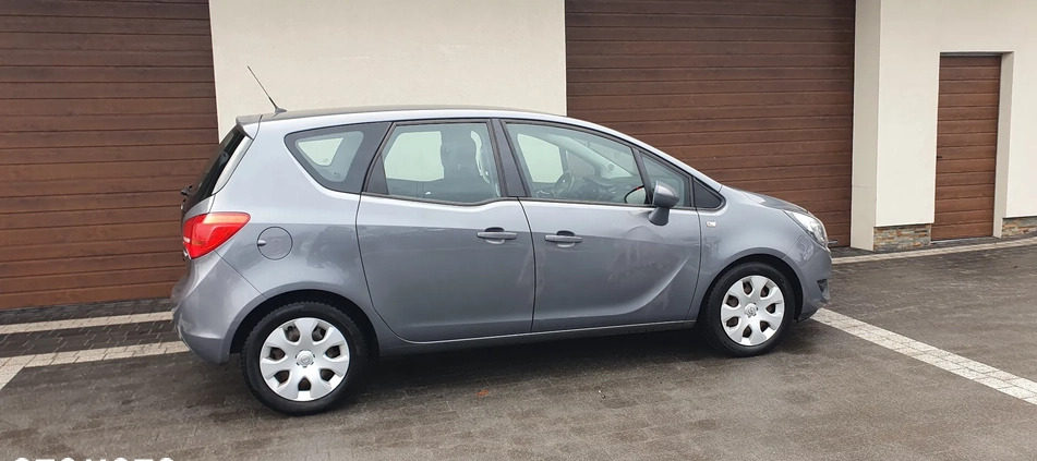 Opel Meriva cena 21500 przebieg: 220000, rok produkcji 2017 z Szczawno-Zdrój małe 121